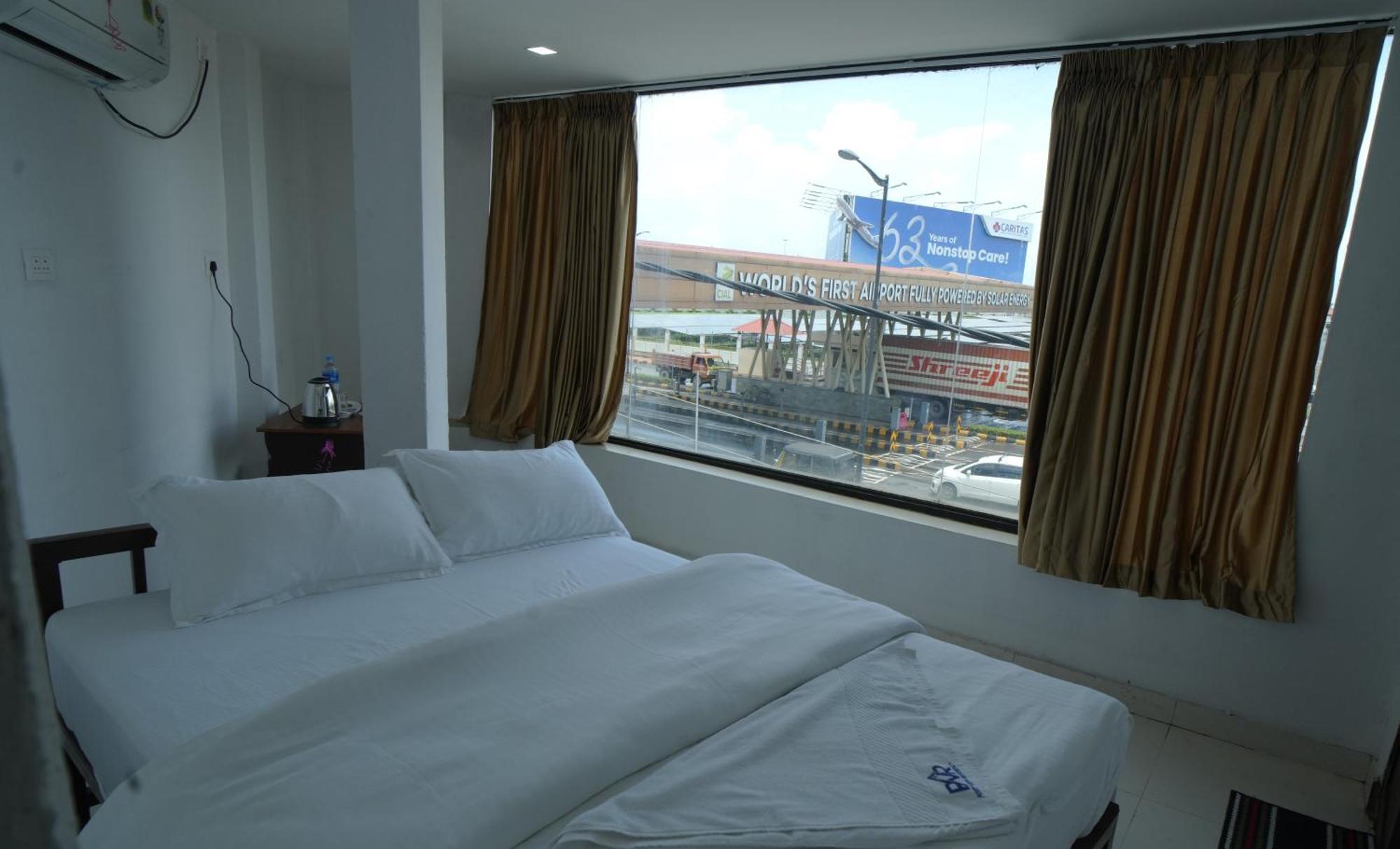 Port View Residency Pvr Hotel Nedumbassery Ngoại thất bức ảnh