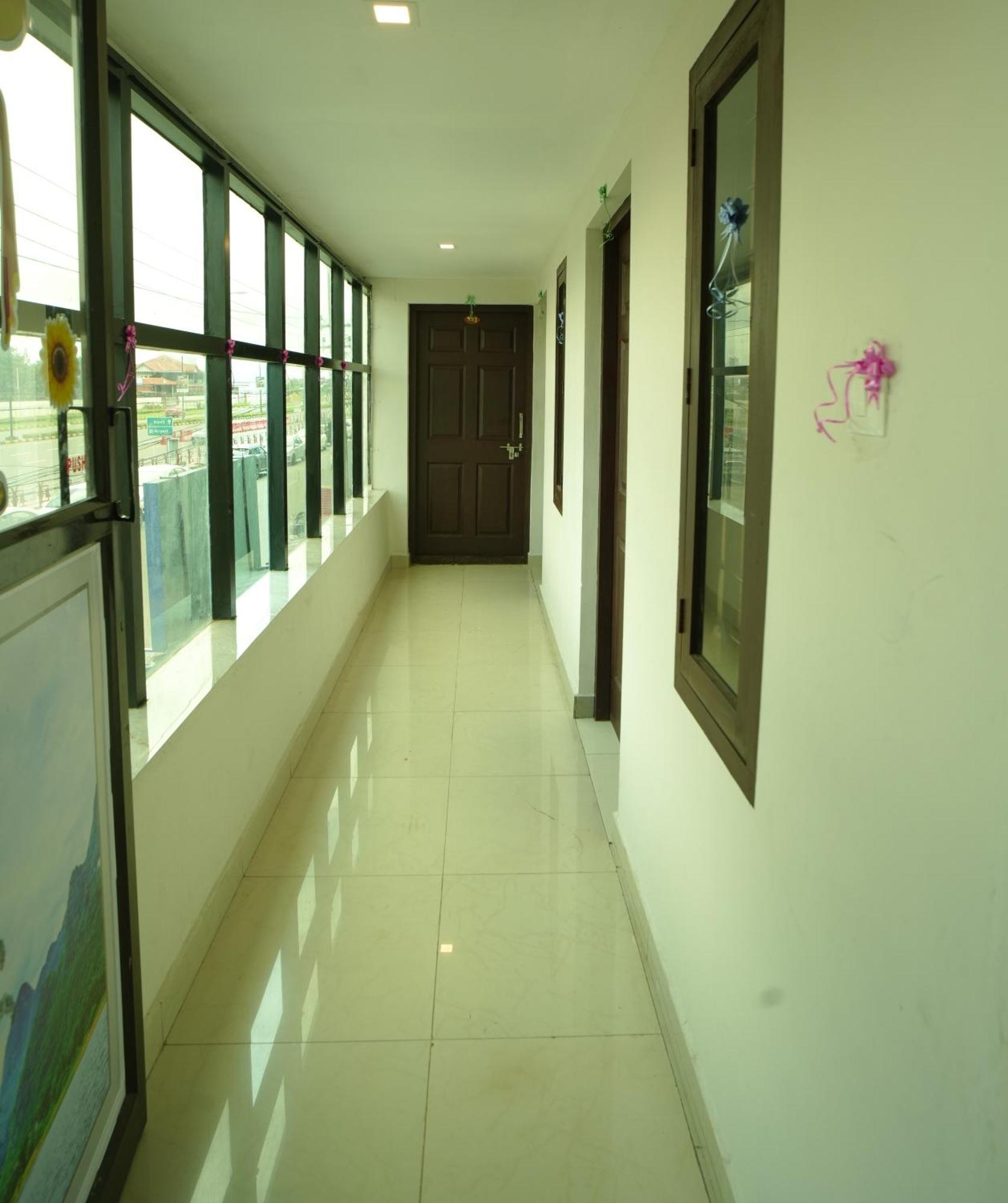 Port View Residency Pvr Hotel Nedumbassery Ngoại thất bức ảnh