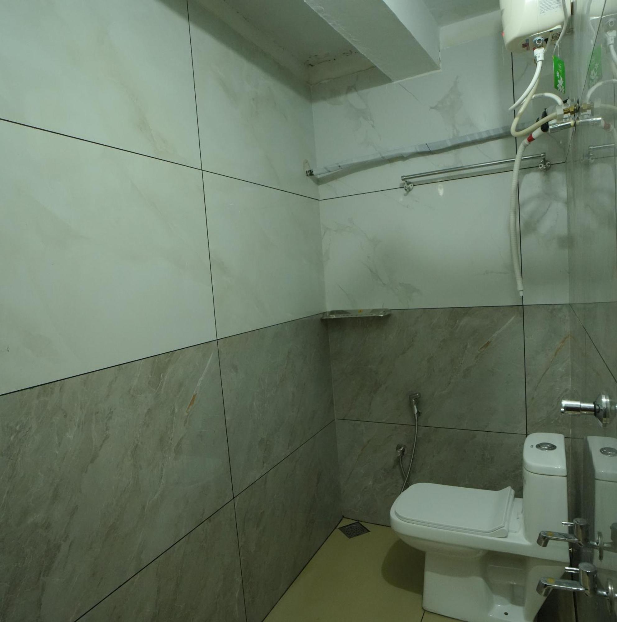 Port View Residency Pvr Hotel Nedumbassery Ngoại thất bức ảnh