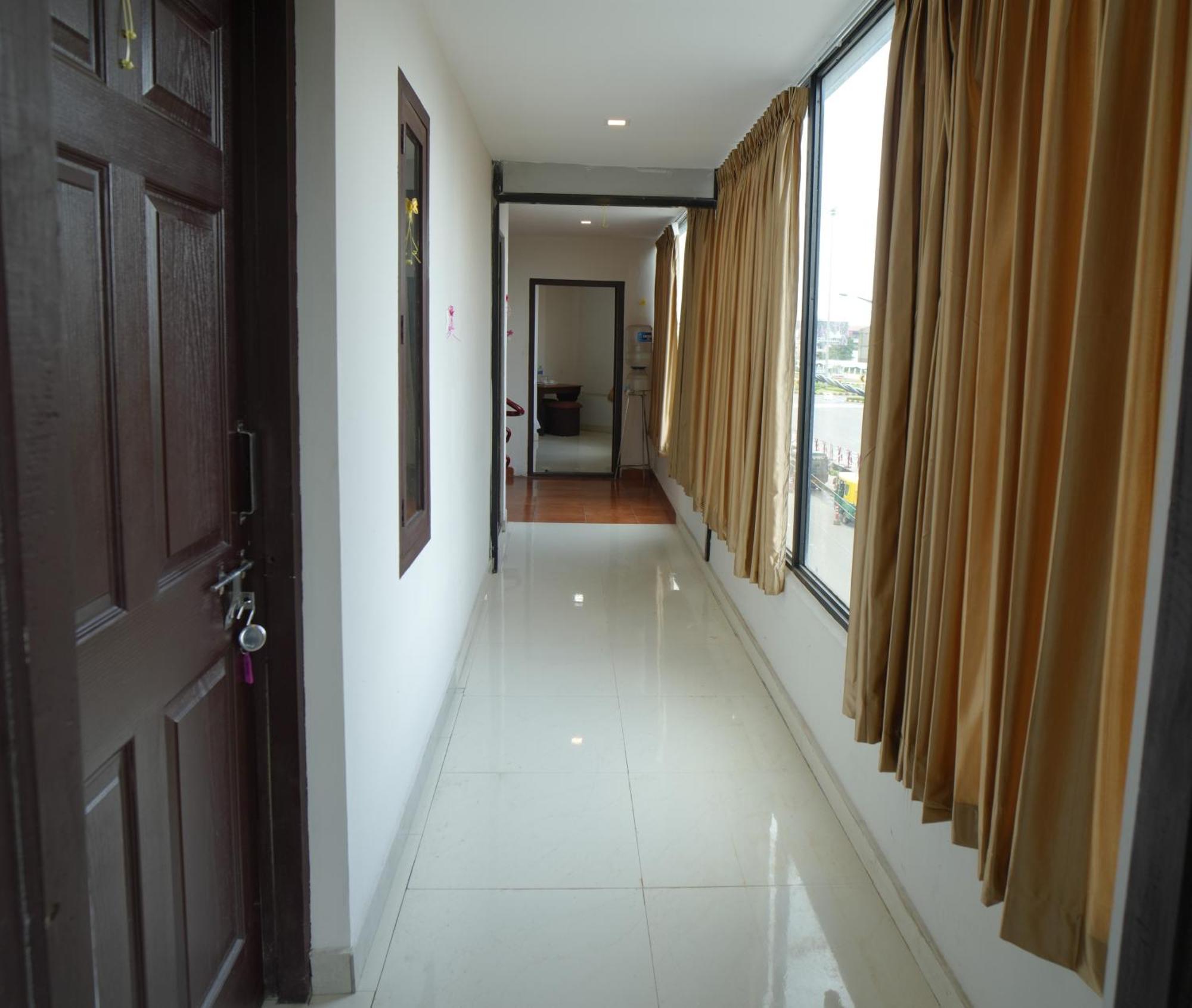 Port View Residency Pvr Hotel Nedumbassery Ngoại thất bức ảnh